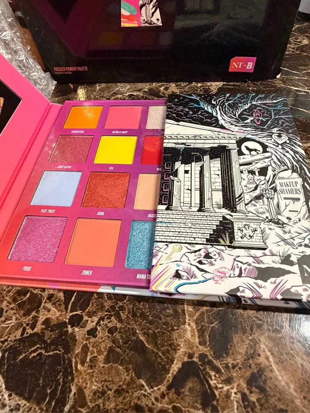 Nikkie Tutorials x Beauty Bay Limited Edition Eyeshadow Palette